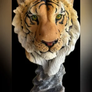 Tiger Sculpture